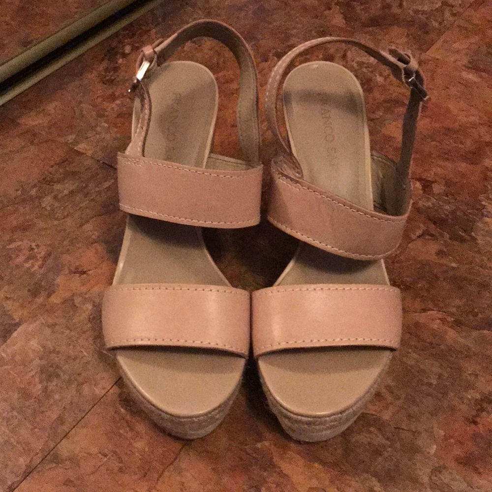 Platform wedge, tan sandal size 9